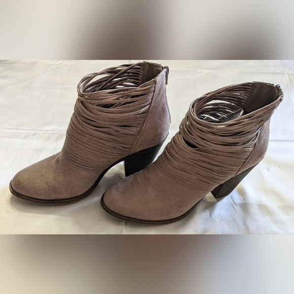 Fergalicious by Fergie Women's Wicket Block Heel Ankle Boots Sz 10M Strappy Boho - Picture 4 of 10